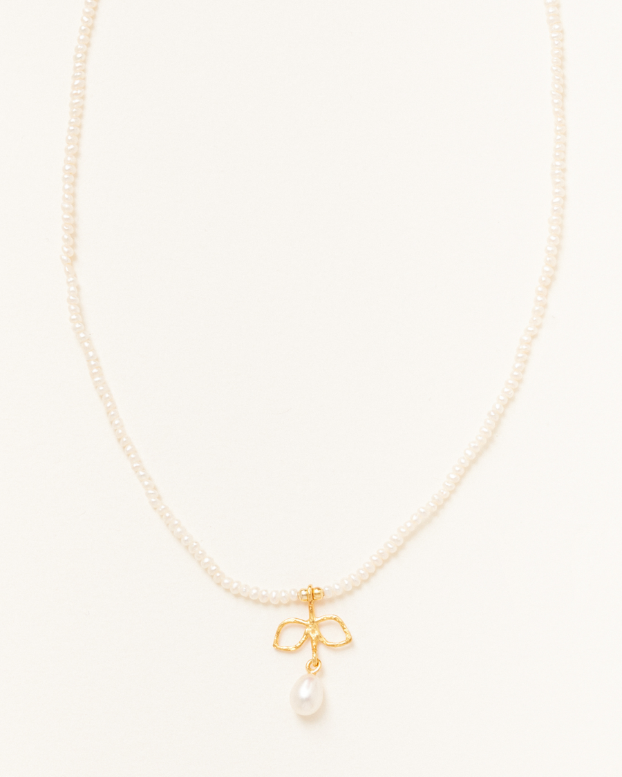 Petal pearl necklace - gold vermeil