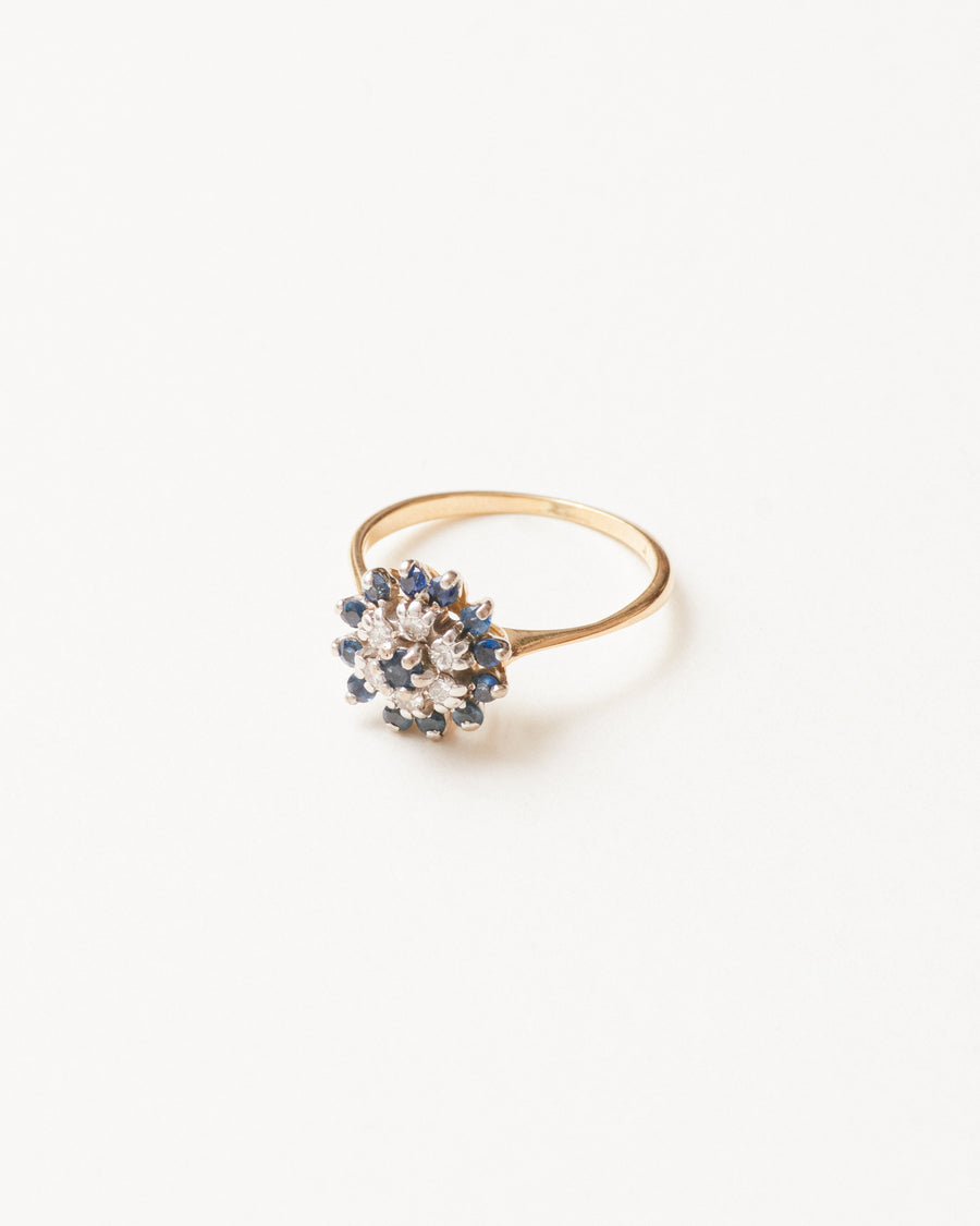 Stunning vintage diamond and sapphire cluster ring - 18 carat solid gold