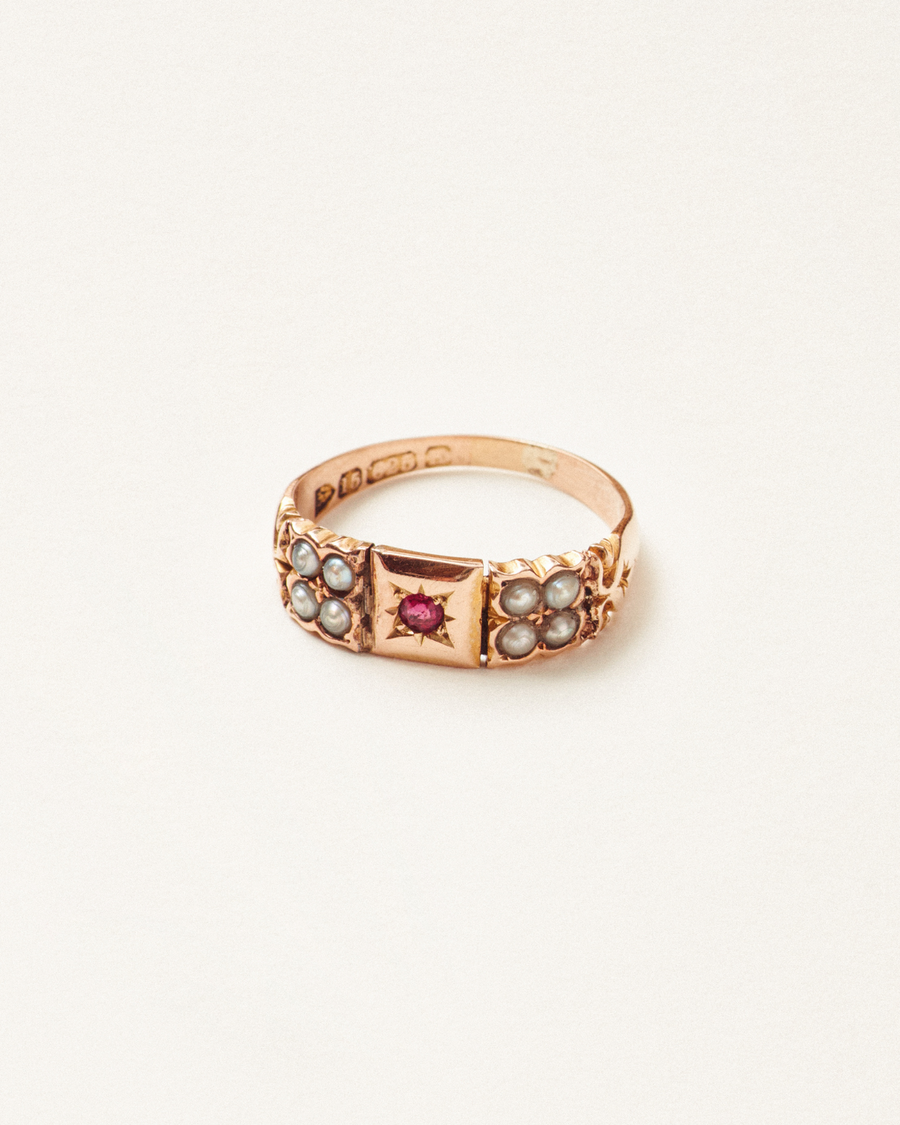 Antique ruby and seed pearl band - 15 carat solid gold