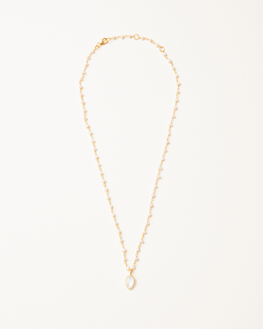 Moonstone and pearl deals necklace
