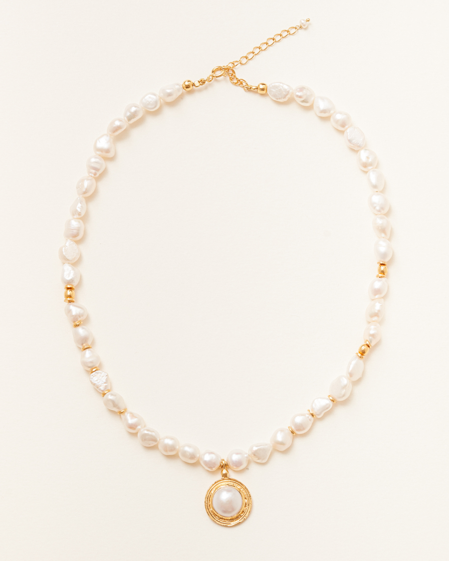Imperfect 2025 pearl necklace