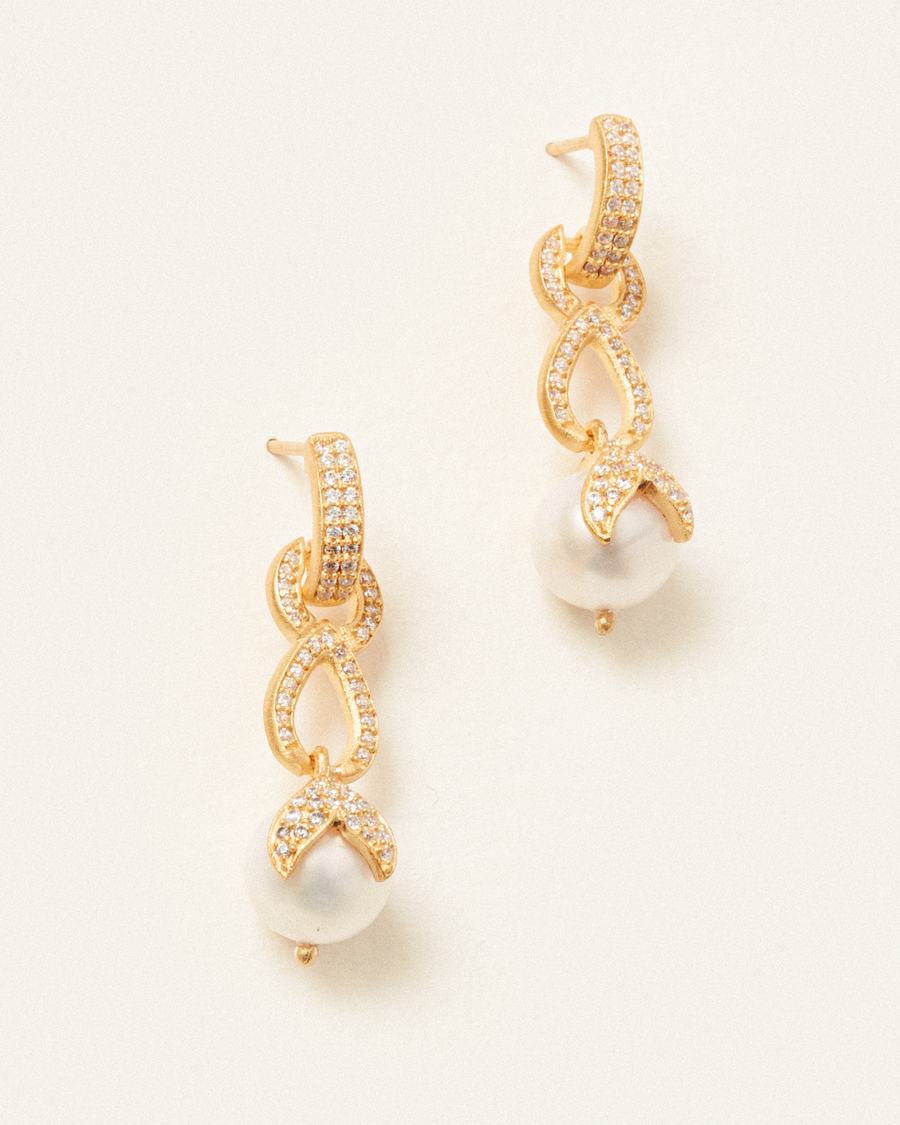 Tessa earrings with pearl and crystals