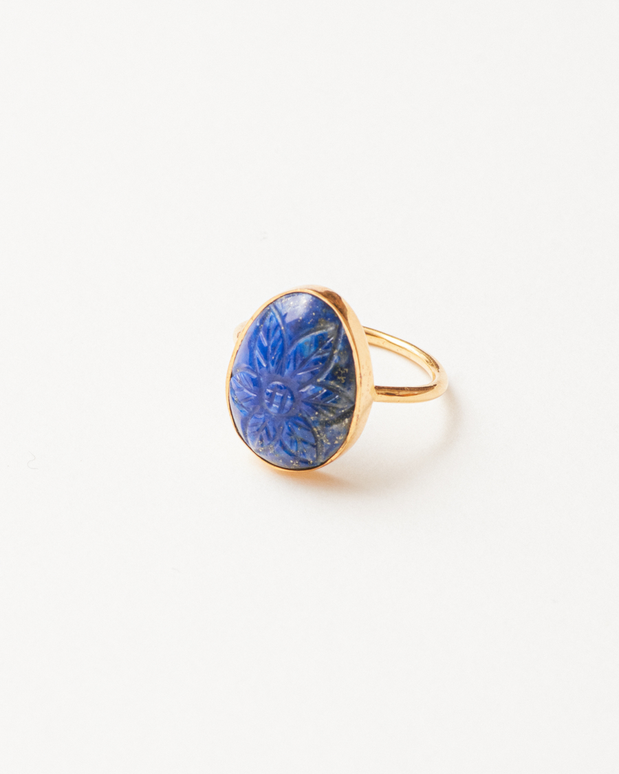 Carved flower cocktail ring in lapis - gold vermeil