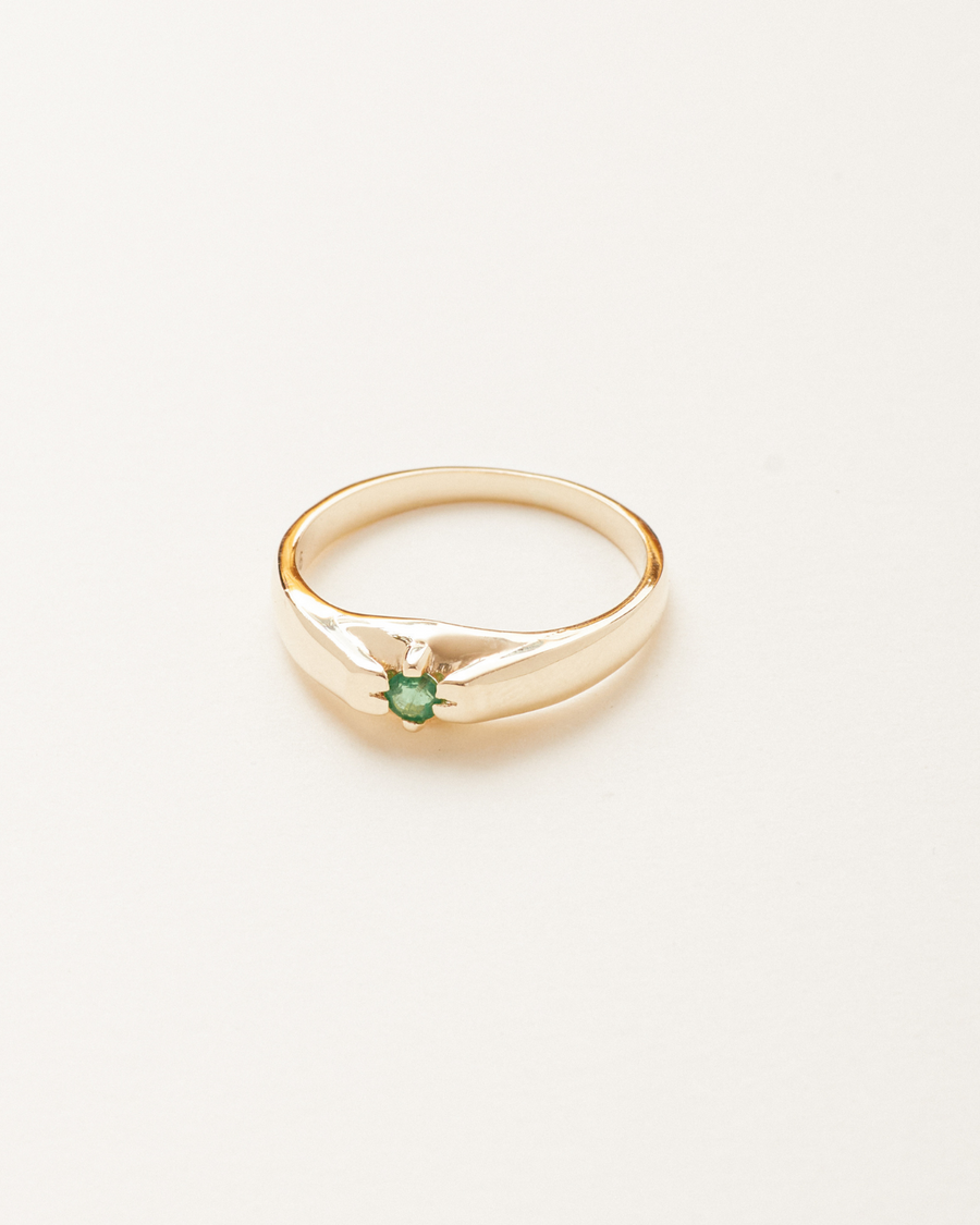 Astor ring with emerald  - 14 carat solid gold