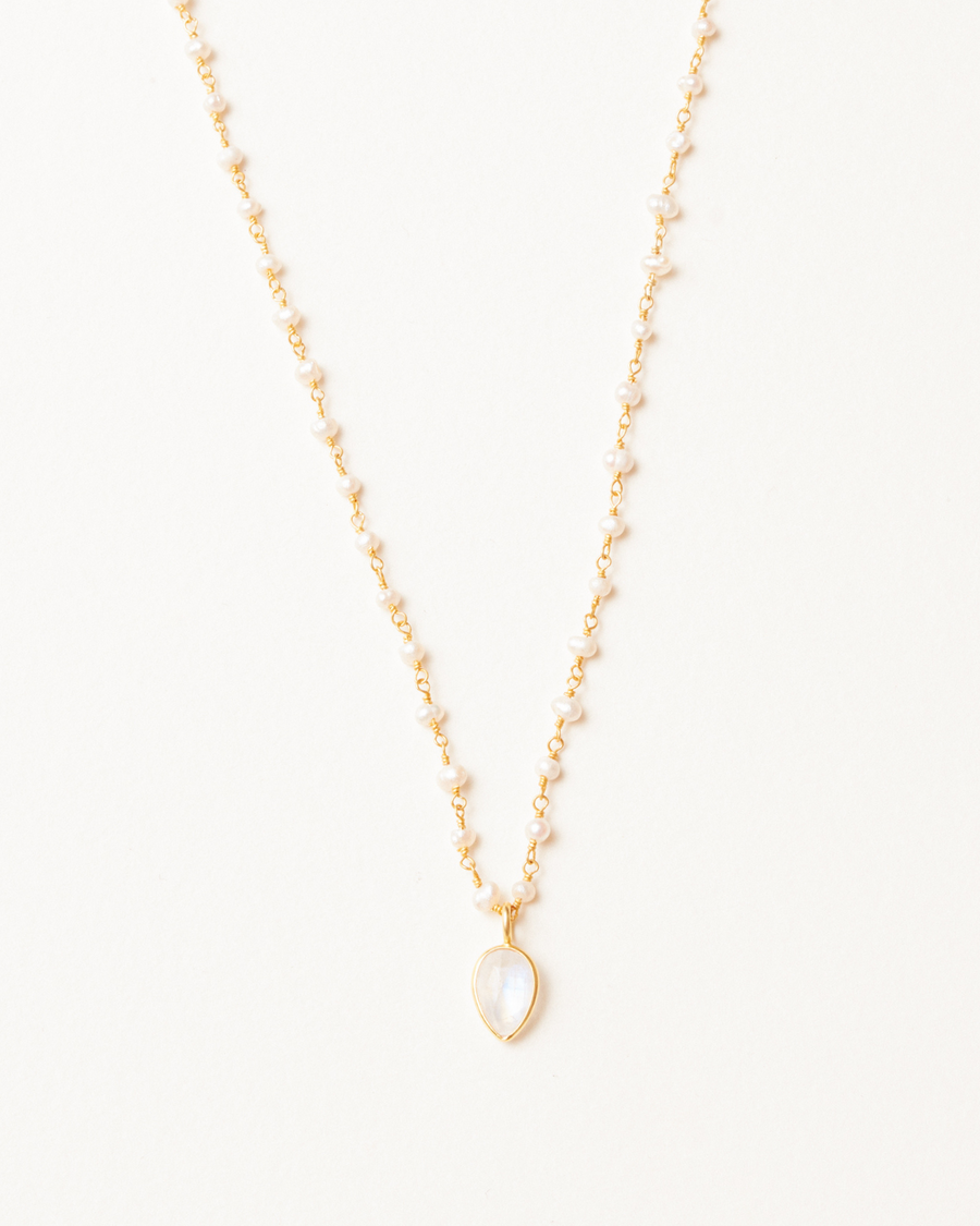 Delicate moonstone and pearl necklace