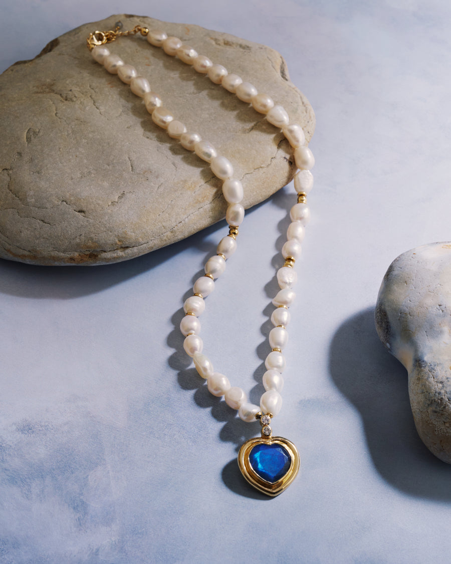 Nessa necklace in labradorite and pearl