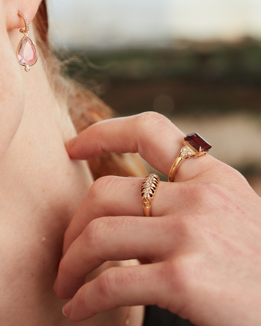 Deco cocktail ring with tourmaline and diamonds - 18 carat solid gold