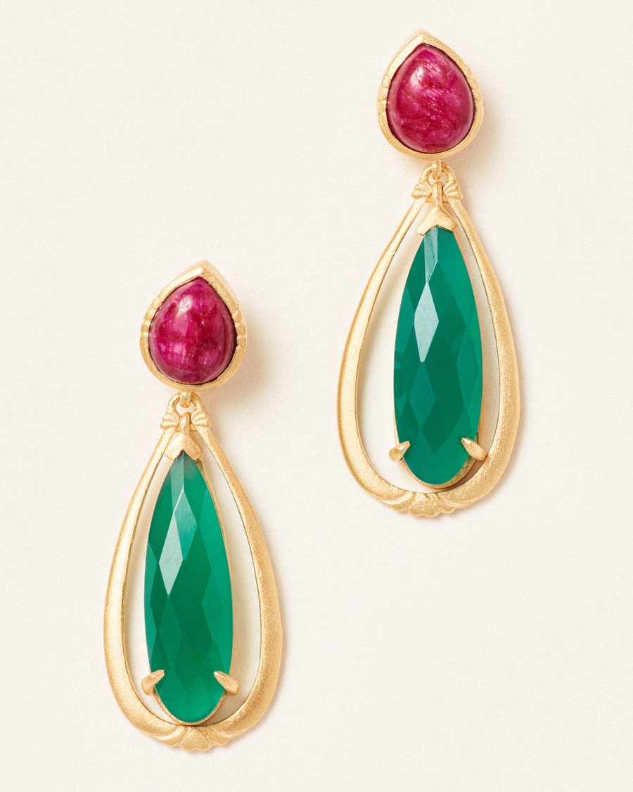 Sidney earrings in green onyx and sillimanite