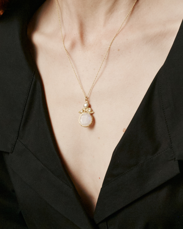 Somerset pendant in moonstone and pearl
