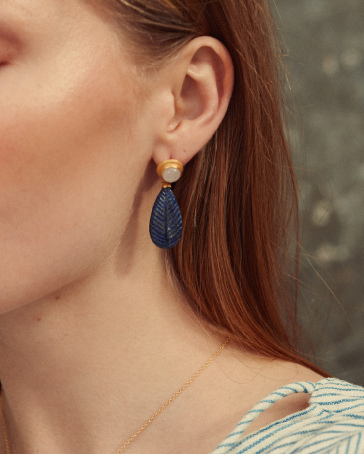 Reya earrings with carved lapis and moonstone - Sample