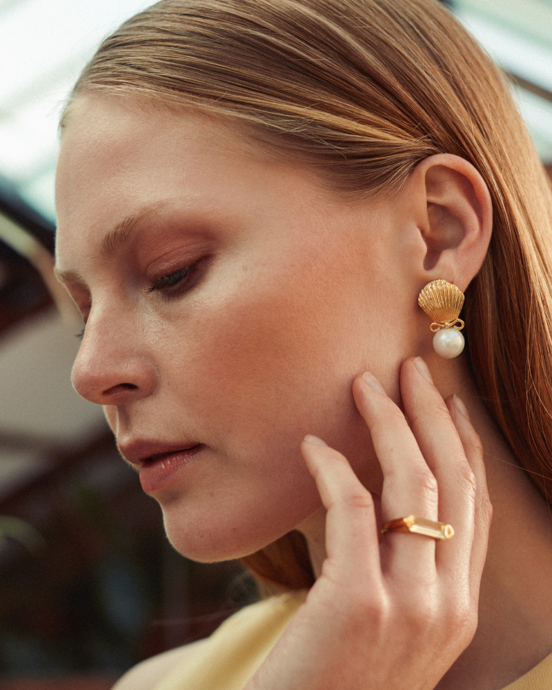 Soleil statement studs with pearl