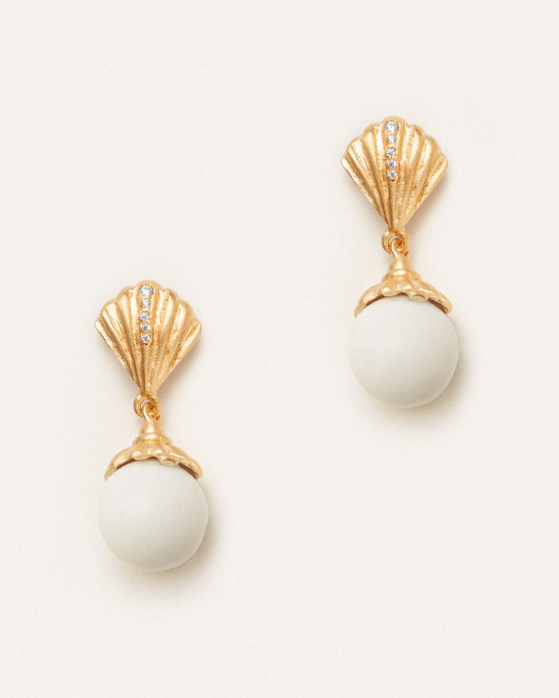 Lilian earrings with white opal