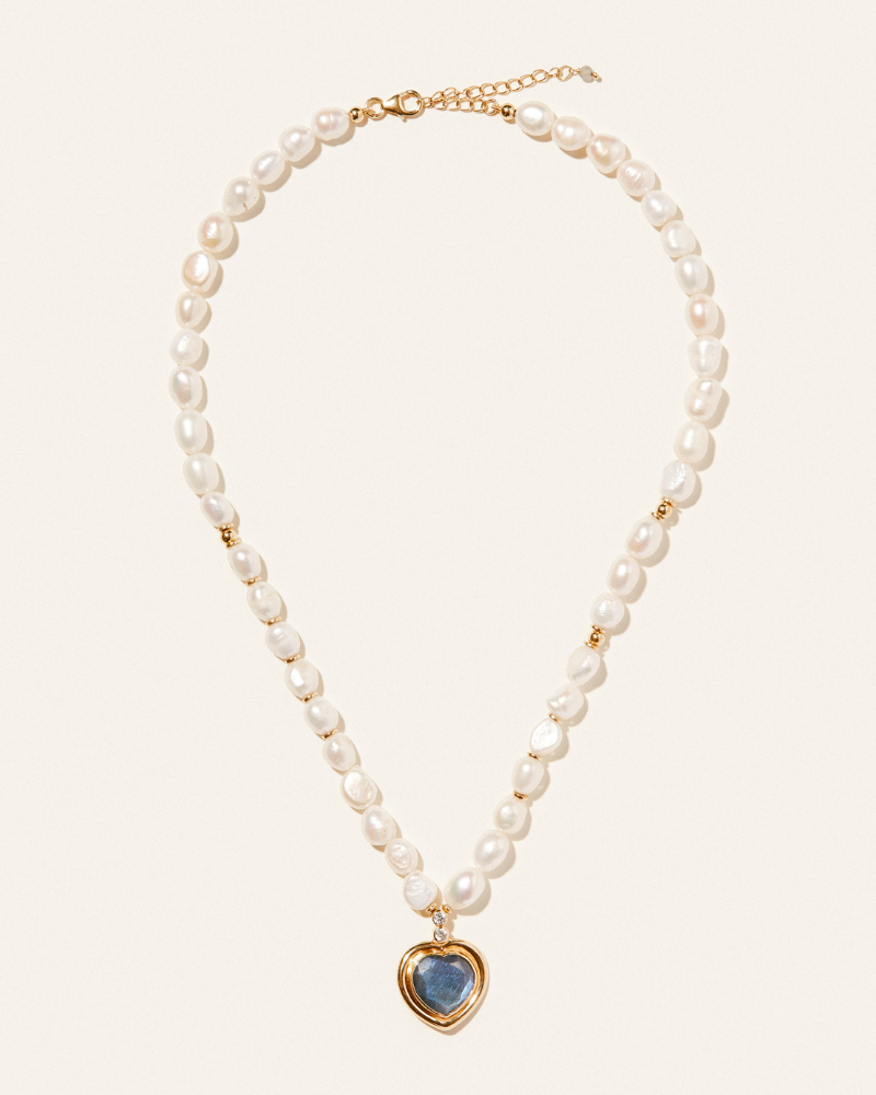Nessa necklace in labradorite and pearl