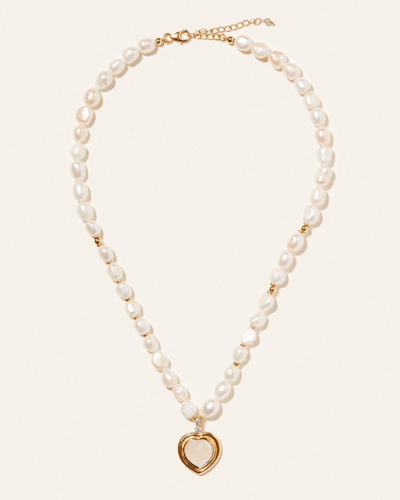 Nessa necklace in moonstone and pearl