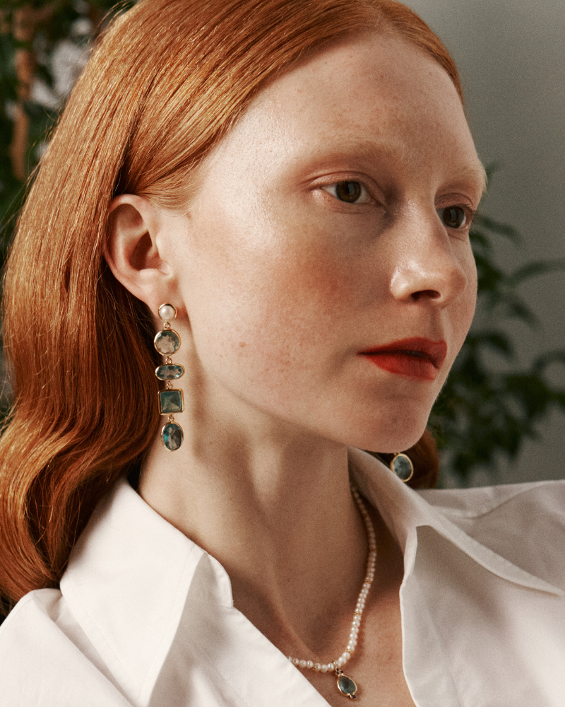 Marilyn earrings in apatite and pearl