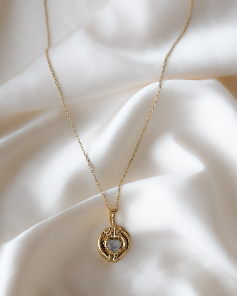 Sylvia pendant in moonstone and crystal