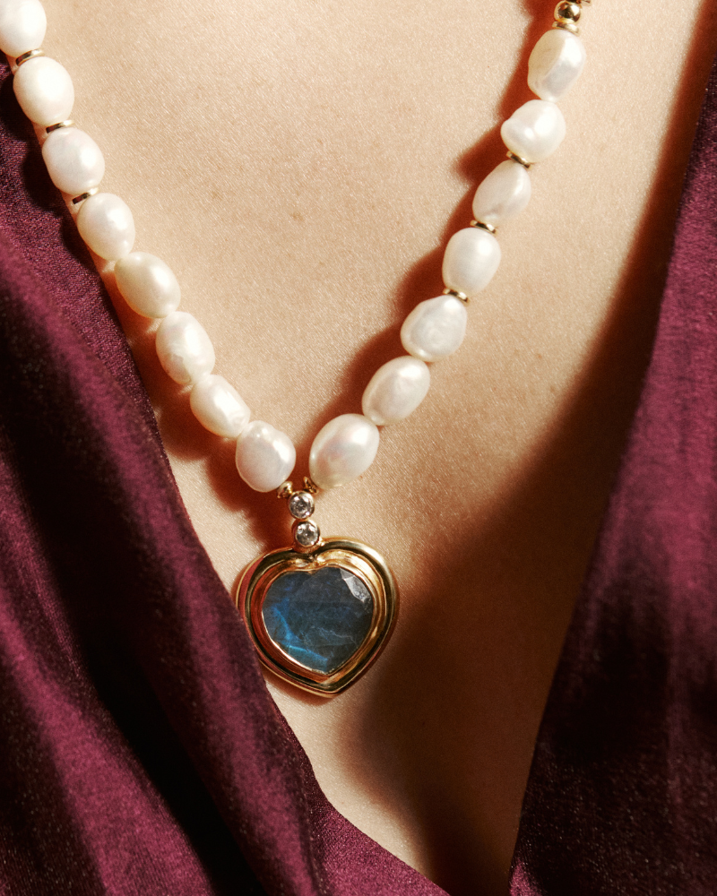 Nessa necklace in labradorite and pearl
