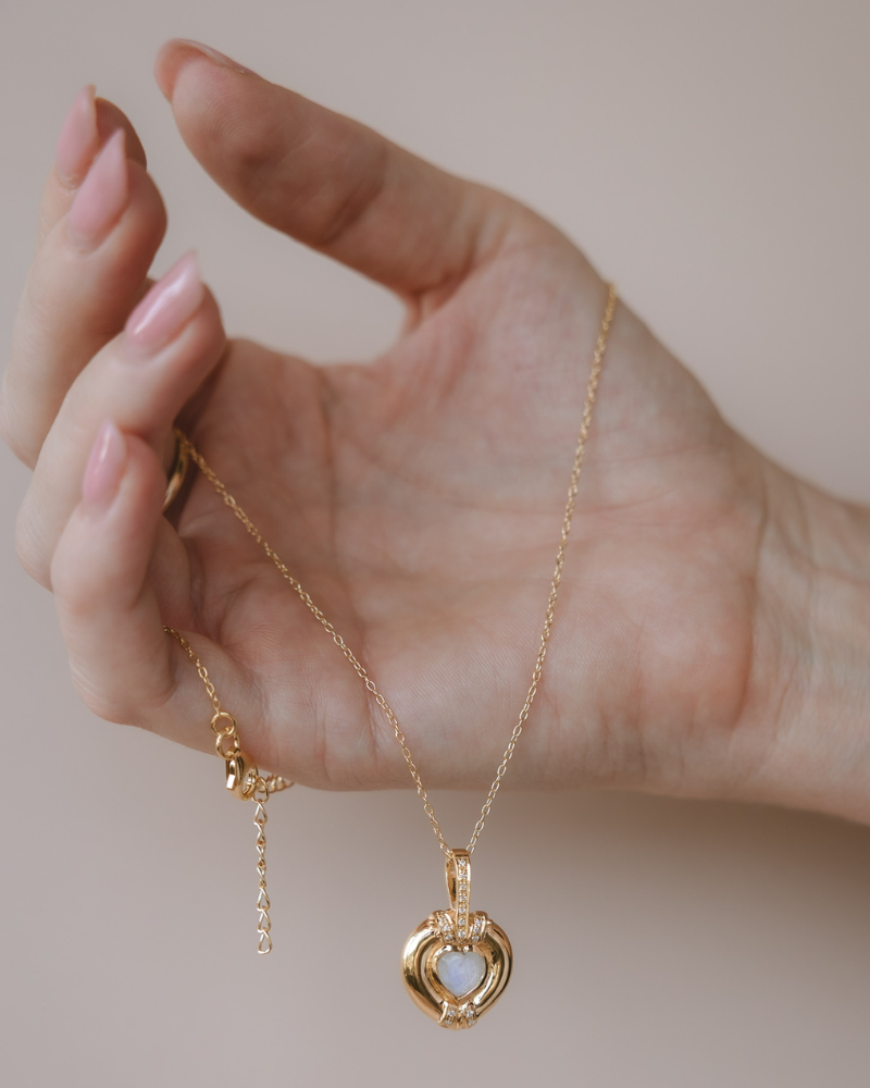 Sylvia pendant in moonstone and crystal