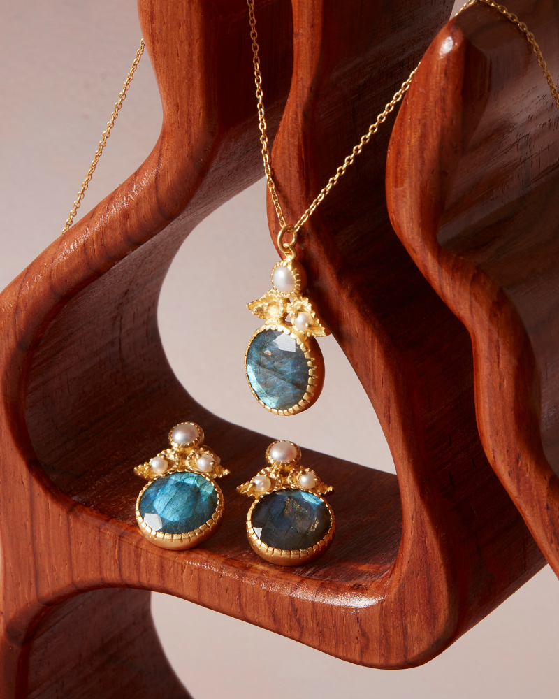 Somerset pendant in labradorite and pearl - pre-order