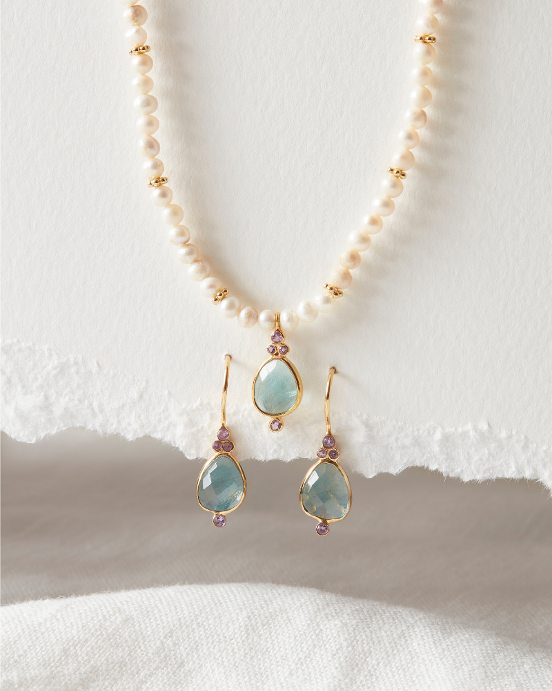 Vita earrings in apatite and amethyst