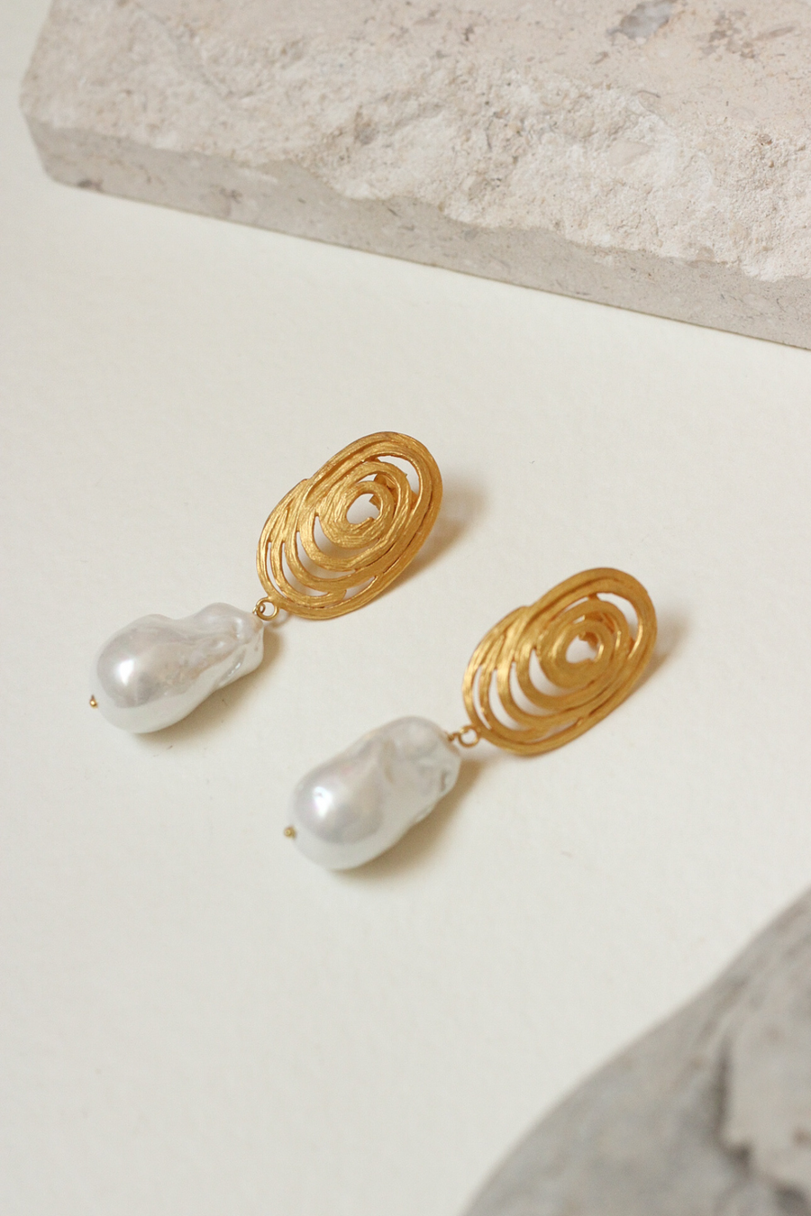 Gold swirl and pearl statement earrings - Sample