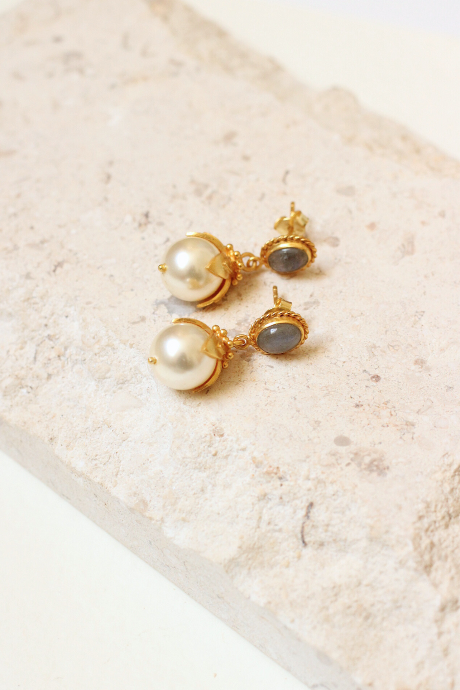 Sherry earrings in labradorite and pearl  - Sample