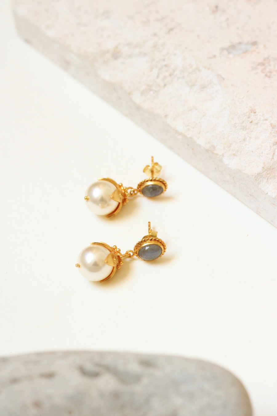 Sherry earrings in labradorite and pearl  - Sample