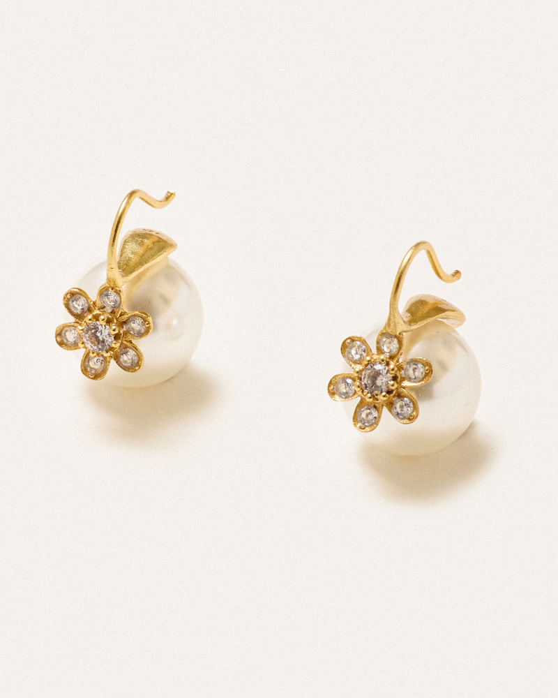 Julet earrings in pearl and crystal - pre-order