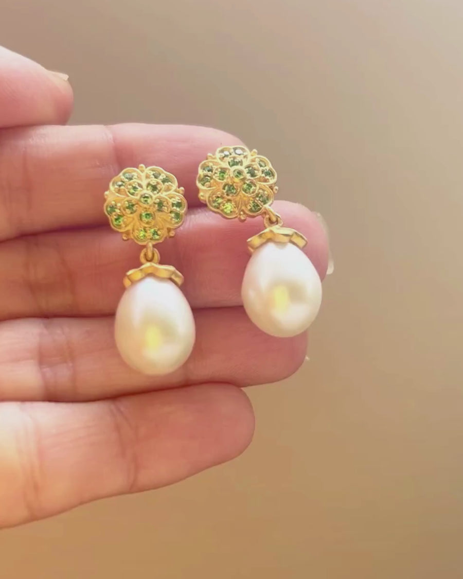Green Paloma earrings with pearl - gold vermeil