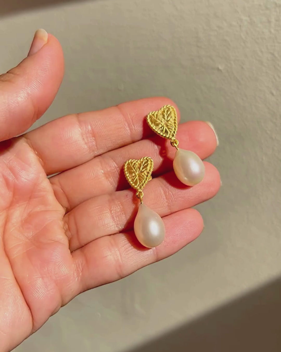 Lisette earrings with pearl drop - pre-order