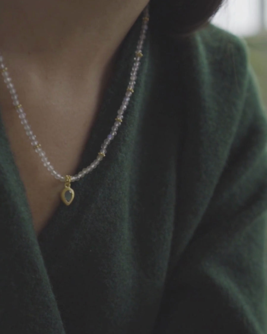 Lotta necklace with prehnite and labradorite