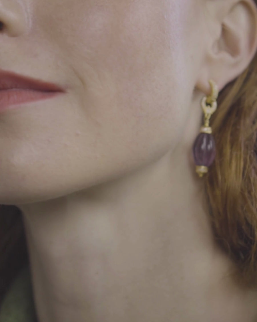 Pamela earrings in carved amethyst and crystal