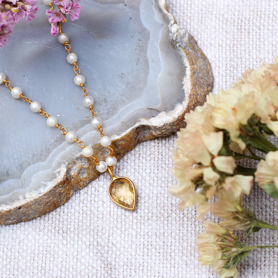 Delicate citrine and pearl necklace
