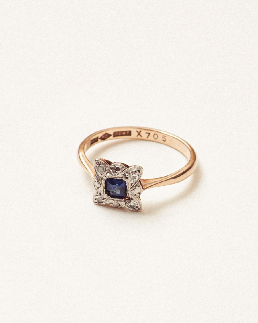 Pretty sapphire & diamond  ring - 9 carat solid gold & platinum