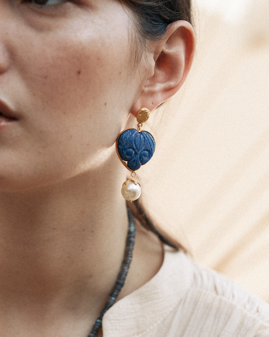 Aphrodite earrings with lapis and pearl